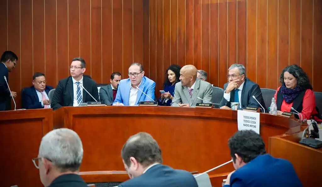 Reforma laboral: se agudizan las tensiones en el Senado ante la discusión de dos ponencias enfrentadas Comisión Cuarta del Senado (1)