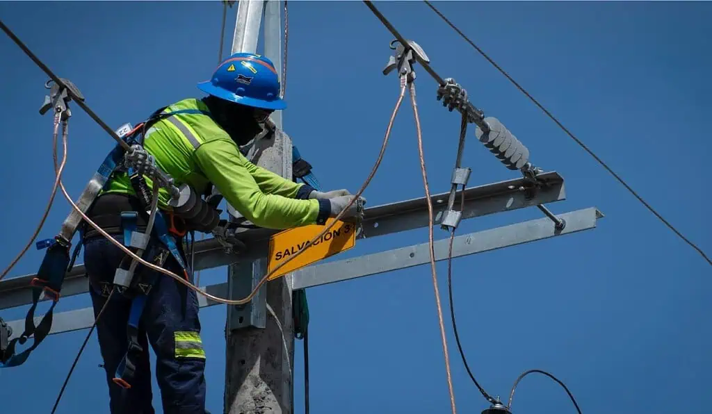 Gremios de energía en Colombia celebran pago de deudas del gobierno Petro energía en Colombia