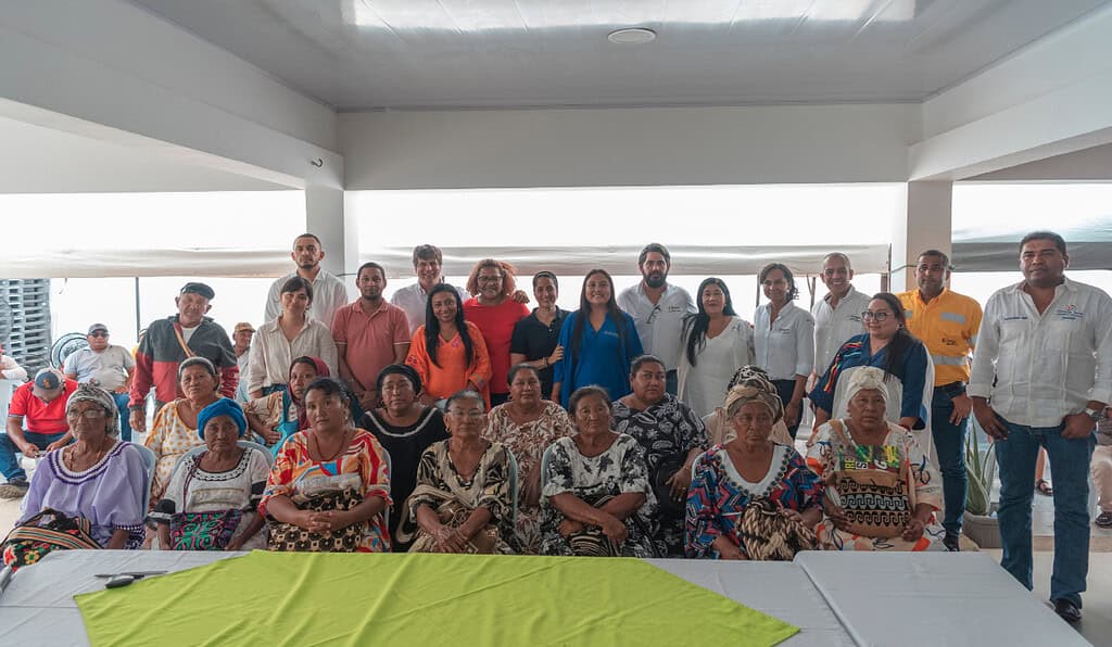 Firma entre Cerrejón y comunidades Wayuu (1)