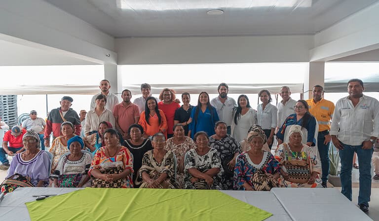 Firma entre Cerrejón y comunidades Wayuu (1)