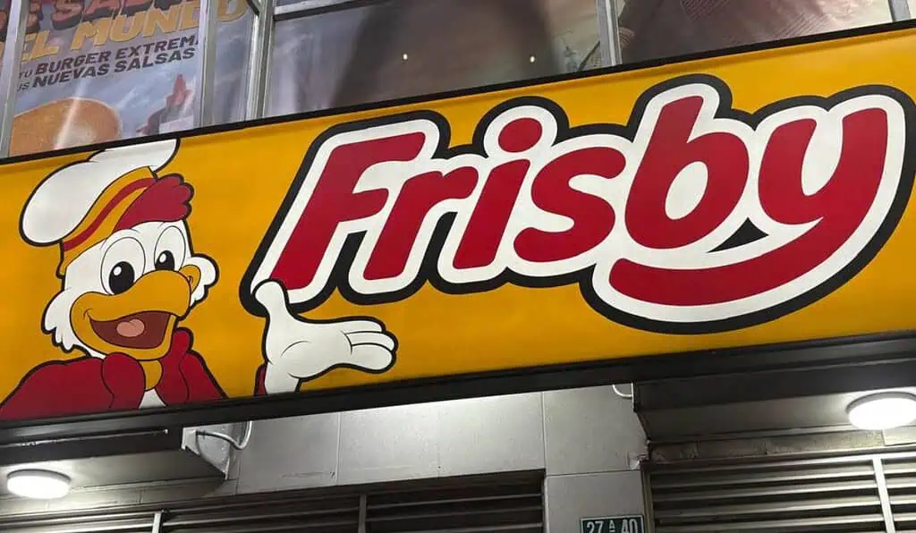 Frisby inicia acciones legales en España para recuperar su marca: ¿Qué pasará con su icónico pollo? Frisby