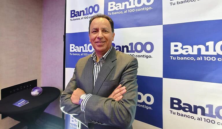 Héctor Chaves, presidente del banco Ban100. Imagen: Rodrigo Torres, Valora Analitik