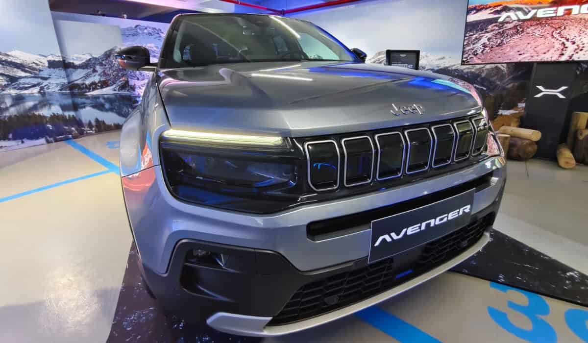 La nueva SUV que Jeep trajo a Colombia: Avenger a gasolina, híbrida y eléctrica desde $99 millones