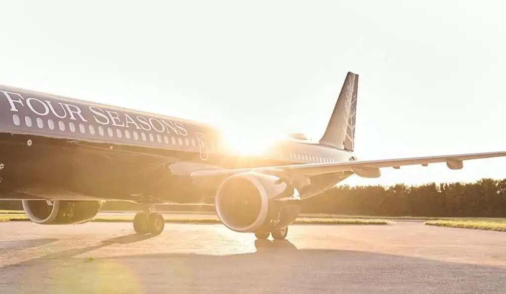 Así son los lujosos tours que se hacen a bordo del jet privado de la cadena de hoteles Four Seasons Los viajes en jet privado de la experiencia Four Seasons van a diferentes partes del mundo.