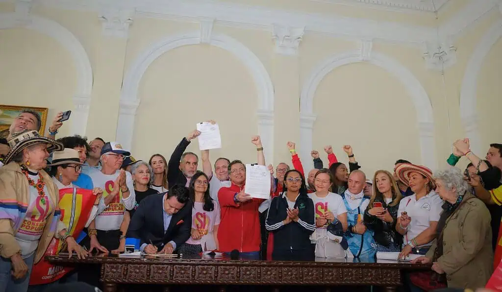Gobierno Petro asegura que acatará fallo de la Corte Constitucional sobre consulta popular La consulta popular del gobierno Petro fue radicada en el Senado