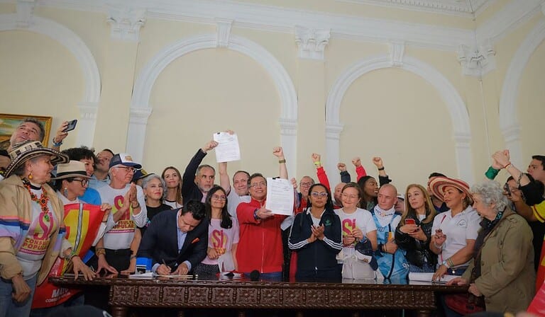 La consulta popular del gobierno Petro fue radicada en el Senado