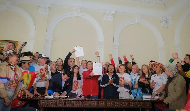 La consulta popular del gobierno Petro fue radicada en el Senado