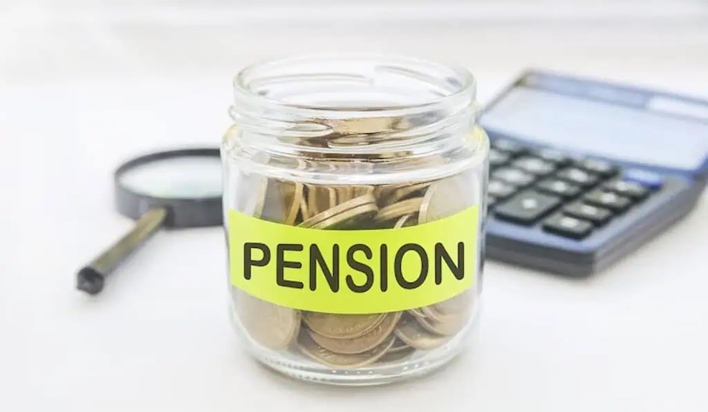 ¿Una persona pensionada por invalidez puede recibir también la pensión de vejez en Colombia? Esto dice la Ley ¿Una persona pensionada por invalidez puede recibir también la pensión de vejez en Colombia? Esto dice la Ley