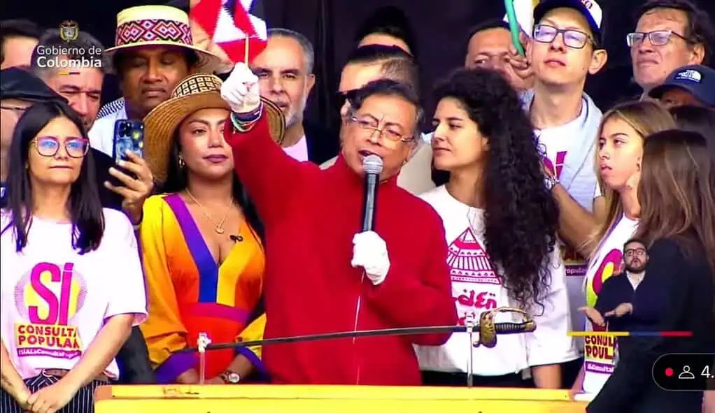 Presidente Petro radicó la consulta popular ante el Congreso: “Hay democracia o cambiamos instituciones” Petro