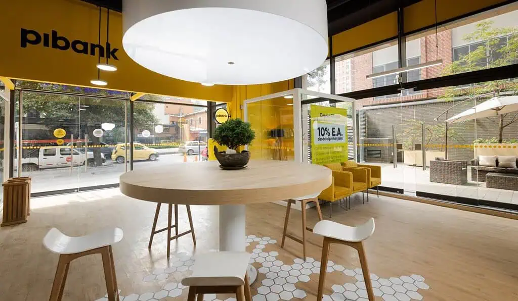 Mientras el BanRep de Colombia baja tasas, este banco sube los intereses de sus cuentas de ahorro Mientras el BanRep de Colombia baja tasas, este banco sube los intereses de sus cuentas de ahorro
