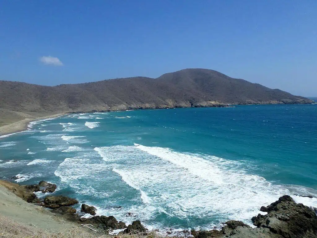 Las 15 mejores playas en Colombia para las vacaciones de mitad de año 2025 Playa Cristal, Santa Marta. Foto: tomada de TripAdvisor.