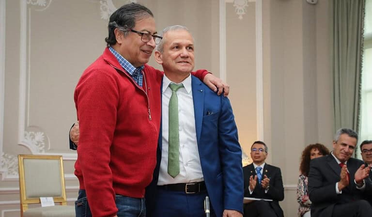 Presidente Gustavo Petro y el exdirector del Dapre, Carlos Ramón González. Foto_ Dapre
