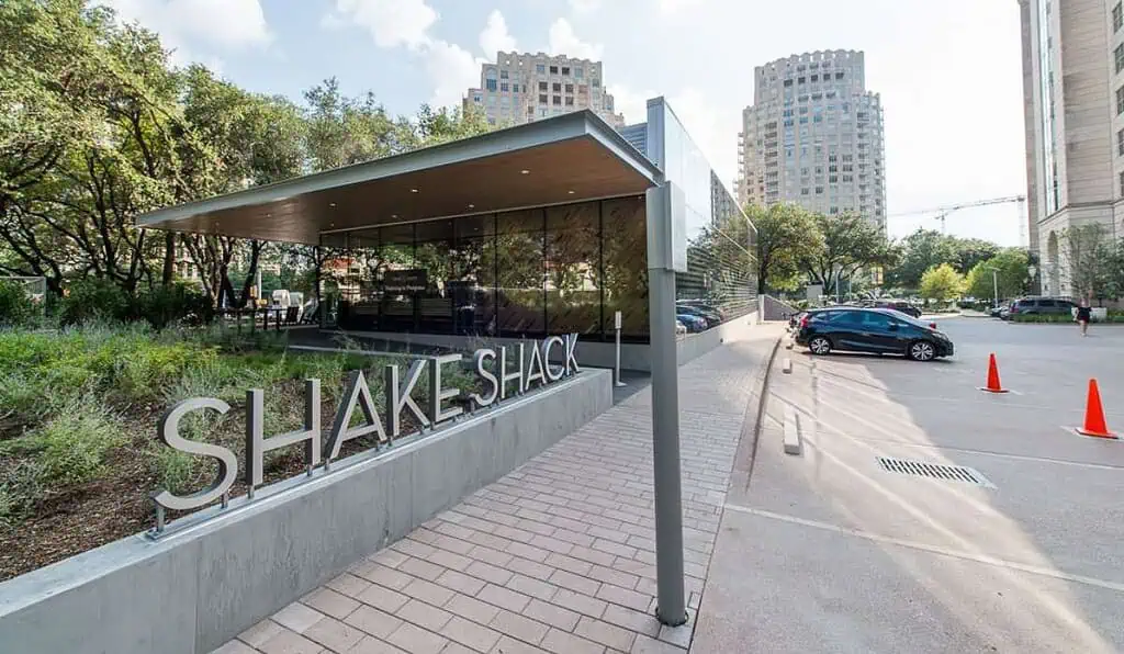 Acción de Shake Shack se dispara con plan para abrir 12 restaurantes en Panamá Shake Shack