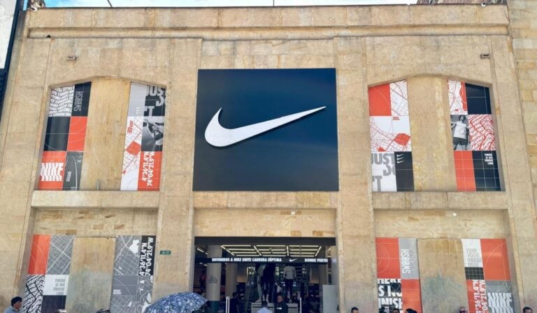Nike Unite Carrera Séptima.