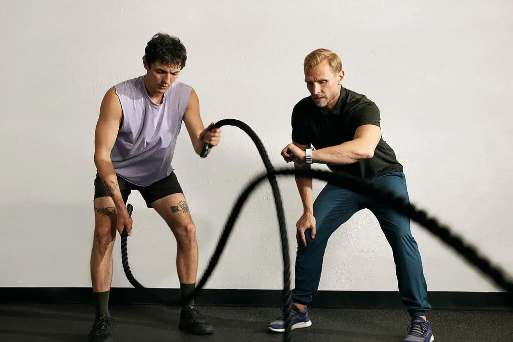 Airbnb lanzó nuevos servicios: Ahora se podrán adquirir masajes y hacer planes con celebridades Entrenamiento con Steve Jordan, entrenador de estrellas, en Los Ángeles, California. Foto: cortesía Airbnb / Jackie Beale.