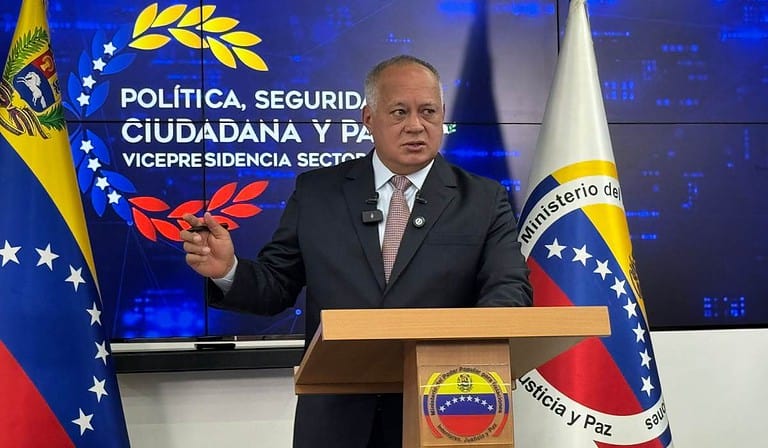 Venezuela suspende vuelos desde Colombia