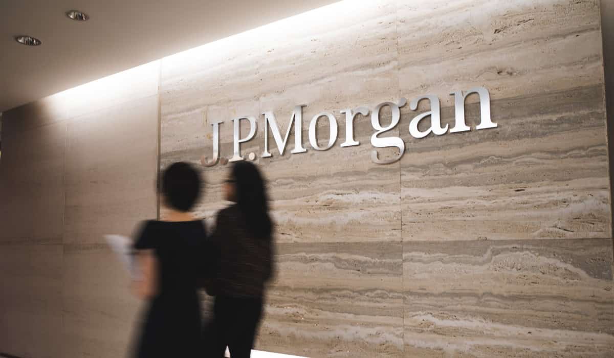 J.P.Morgan ve poco probable aprobación de tributaria de Petro y cuestiona romper Regla Fiscal