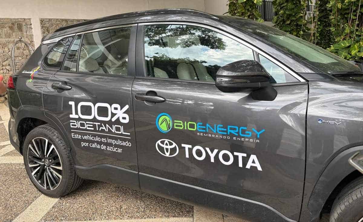 Toyota presentó el Corolla Cross Hybrid Flex: el auto híbrido con bioetanol de caña 100% colombiano