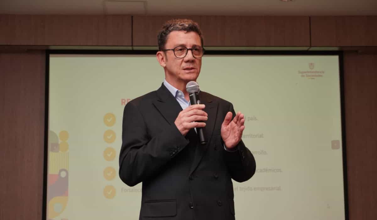 Billy Escobar, superintendente de Sociedades. Foto: Valora Analitik.