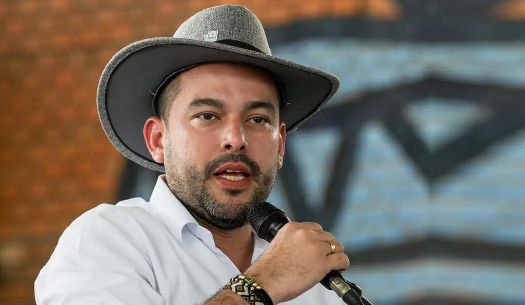 Gobierno Petro denuncia "mafia" en asignación de cupos que entrega la UPME para conectar proyectos de energía proyectos de energía