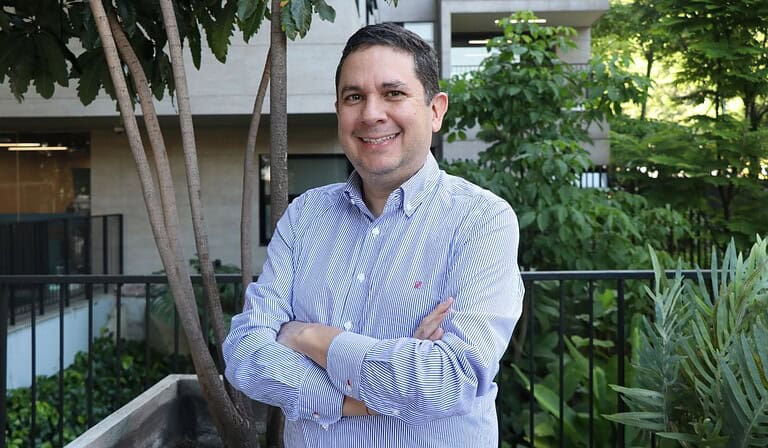 Esteban Velasco, CEO y cofundador de Sempli