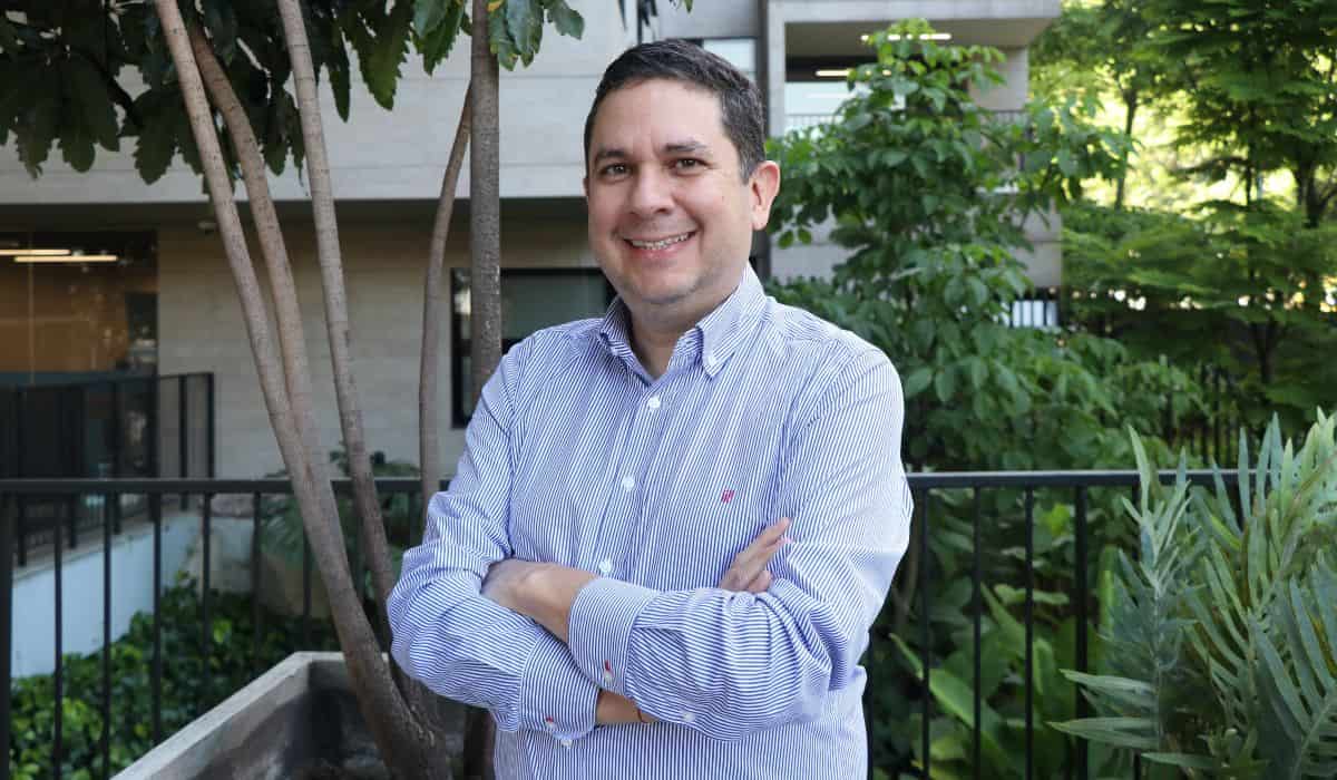 Esteban Velasco, CEO y cofundador de Sempli