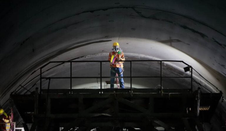 Medellín y Antioquia aseguran más de $500.000 millones para acelerar el megaproyecto del Túnel del Toyo Hacen entrega oficial del Túnel del Toyo