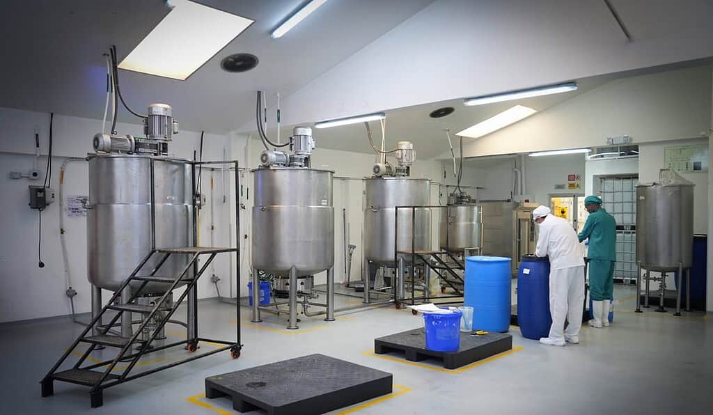 Laboratorio de cosméticos invierte $30.000 millones para la construcción de nueva planta de producción; iniciará operaciones en 2027 Industria, laboratorio