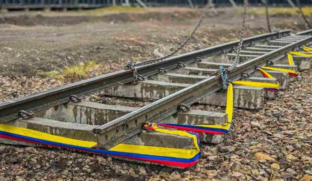 Oficialmente inician obras del primer tren de cercanías en Colombia: confirman fecha y tramo de operación Inician obras del Regiotram de Occidente