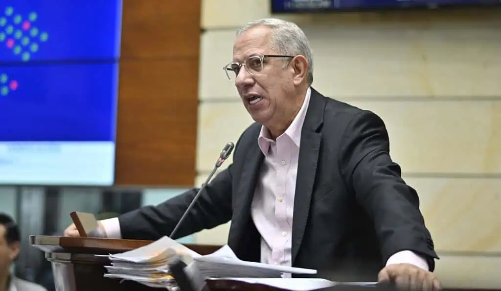 Reforma laboral ya supera el 75 % de aprobación en plenaria; discusión continuará el lunes Jhon Jairo Roldán, ponente
