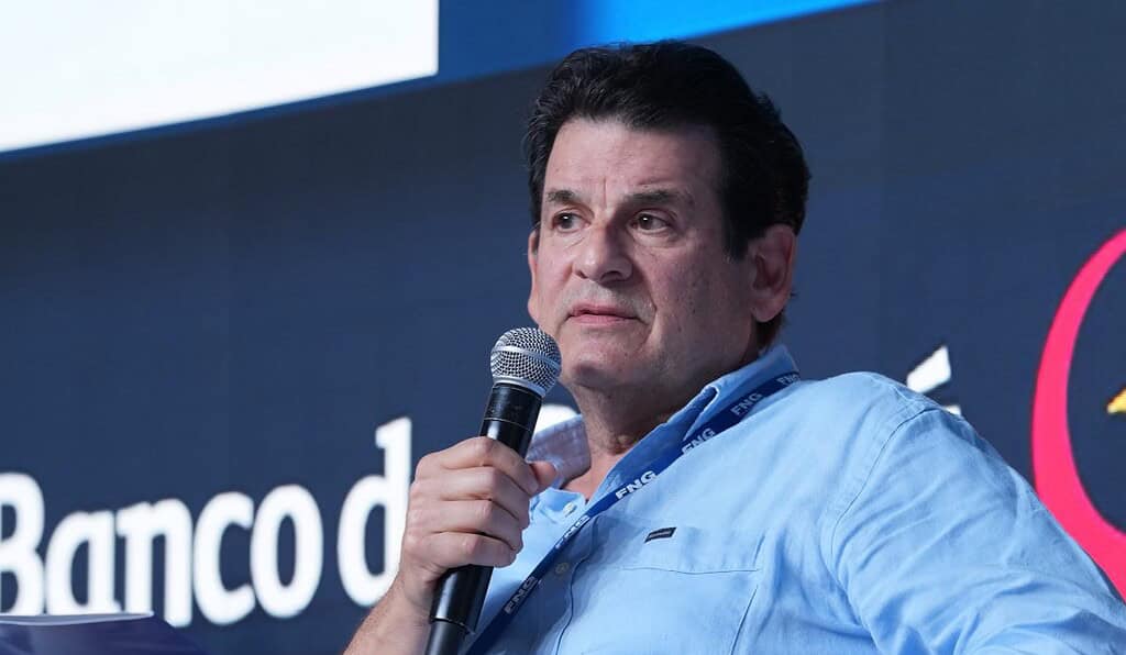 Salida del arbitraje internacional: expertos advierten riesgos jurídicos, fiscales y de confianza para Colombia Luis Carlos Sarmiento Gutiérrez, presidente de la Junta de Grupo Aval