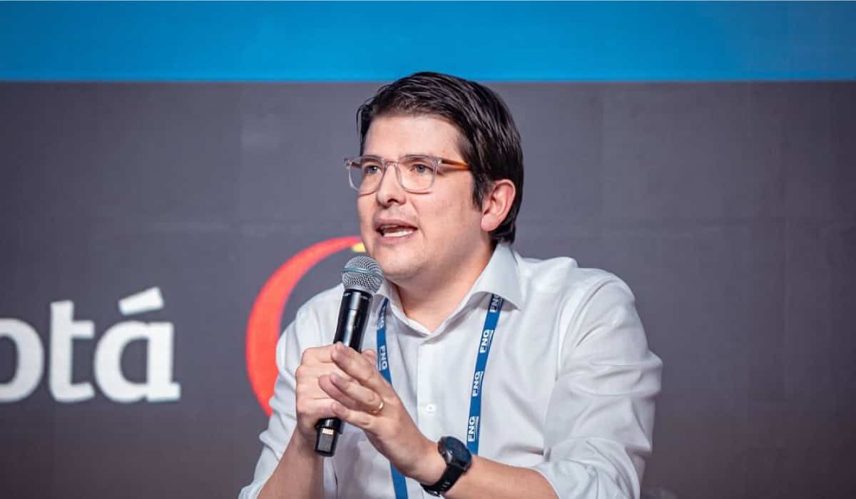 Interpol emite circular roja contra presunto autor intelectual del atentado a Miguel Uribe