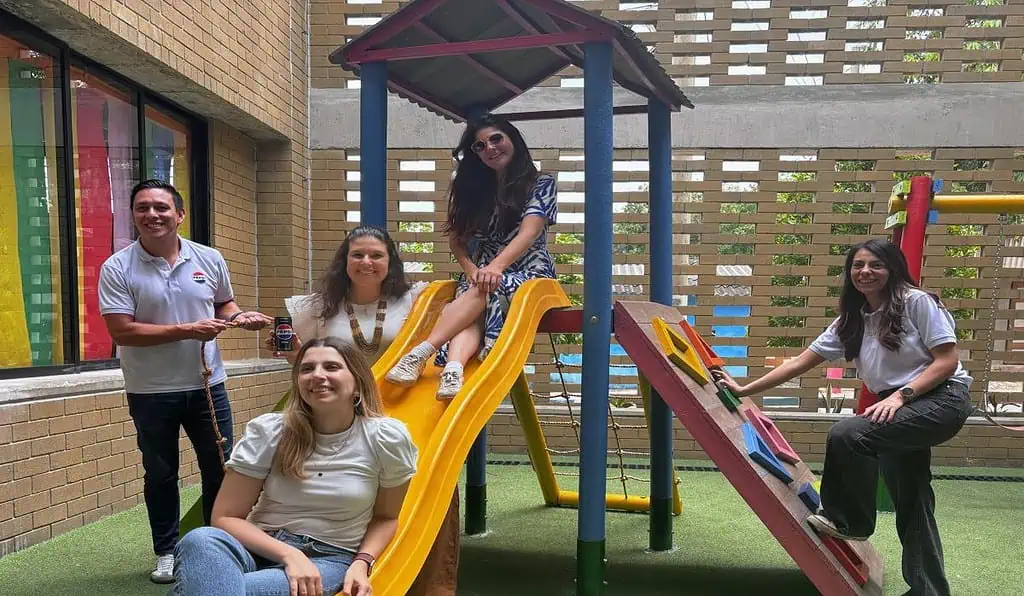PepsiCo y aliados transformaron residuos de eventos musicales en parques infantiles para niños PepsiCo