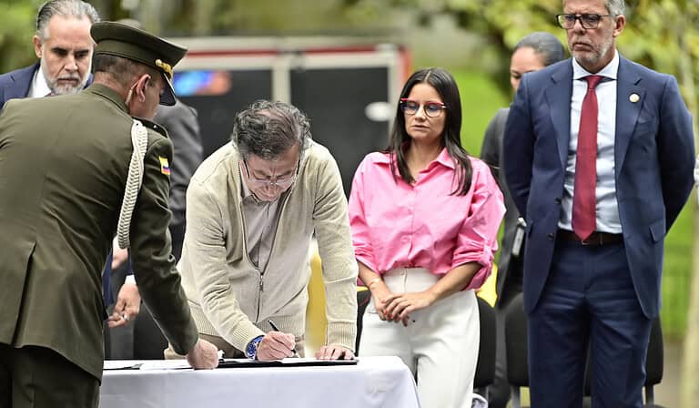 Presidente Gustavo Petro sanciona la reforma laboral