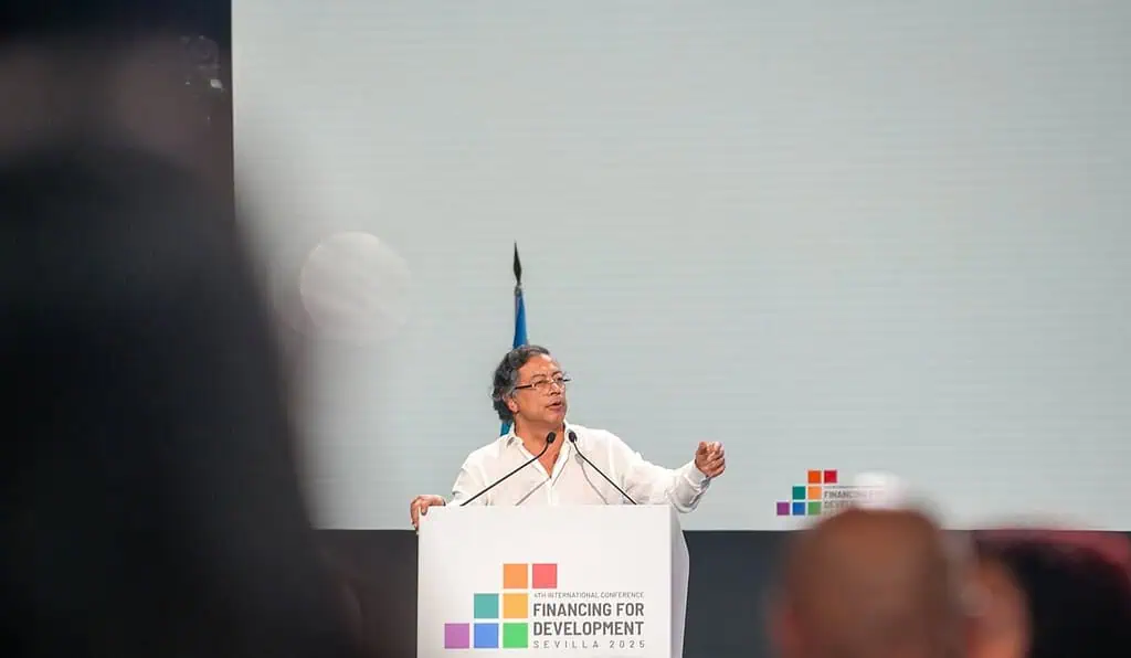 Reestructurar el FMI, regular la IA y legalizar la coca: las propuestas de Petro en gira internacional Presidente_Gustavo_Petro