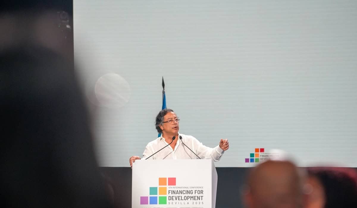 Petro exige explicaciones públicas y judiciales a implicados en los audios de Leyva