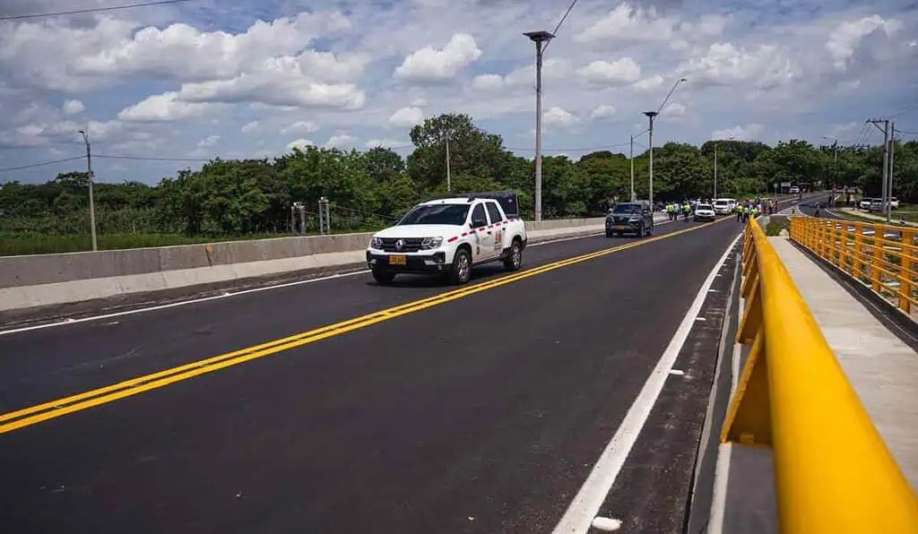 Gobierno Petro hizo oficial entrega de importante obra que mejorará la movilidad en Atlántico Puente Caracolí beneficiará a 10.000 conductores en Atlántico