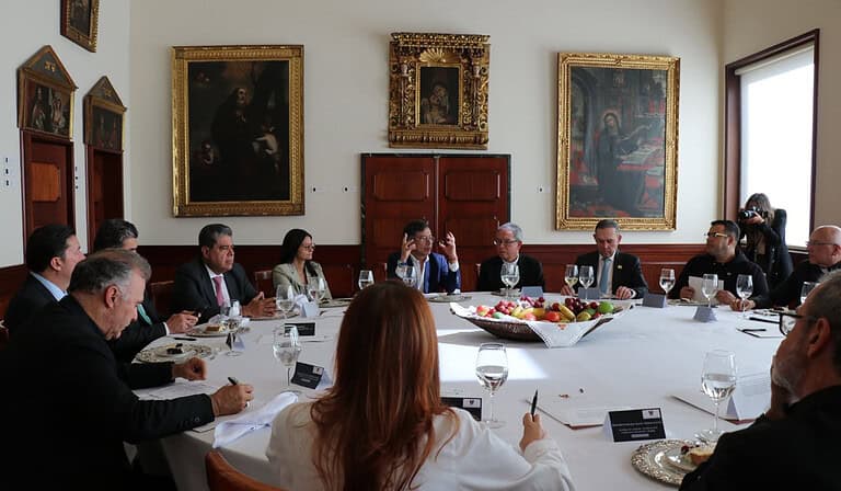 Reunión del presidente Gustavo Petro, altas cortes y organismos de control (1)