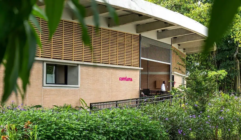 Comfama revela avances en proyectos de infraestructura en Antioquia; movilizan cerca de 1.500 empleos Sede regional Comfama Urabá en Apartadó