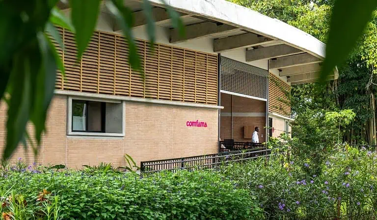 Comfama centra esfuerzos en diversificación de ingresos y expansión territorial: multiplicó por seis su presencia regional en Antioquia Sede regional Comfama Urabá en Apartadó