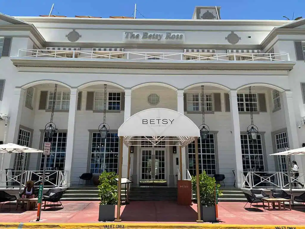 Colombia, Brasil y Reino Unido, claves en el récord turístico de Miami en 2024 Hotel The Betsy, Miami Beach. Foto: Valora Analitik.