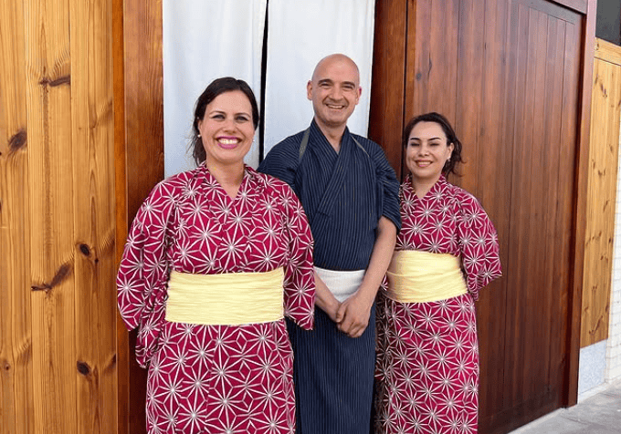 Félix Jiménez junto a su equipo de trabajo en España. Foto: tomada de @kirosushi. 