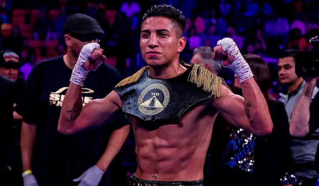 Mario Barrios, quien ostenta el título wélter interino del CMB, recibirá una remuneración mucho menor en comparación con la leyenda filipina. 