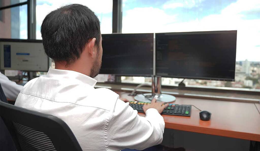 Bolsa de Colombia estrena derivados sobre acciones de Grupo Éxito, Mineros y Davivienda Group Fotografía: Sebastián Alvarado, Valora Analitik