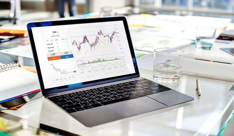 Premercado | Mercados a la baja tras resultados empresariales negativos; petróleo sube