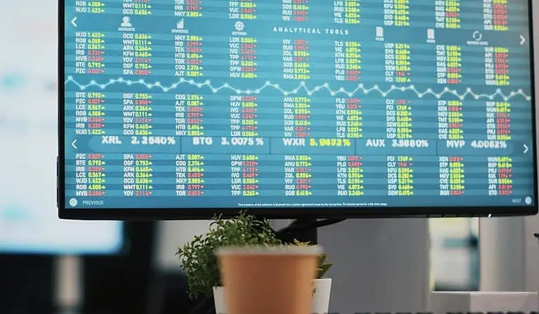 Bolsas mixtas a la expectativa de la FED y resultados corporativos