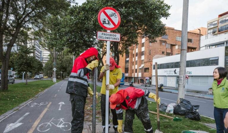 Ciclomotores y motos eléctricas en Bogotá podrían pagar altas multas