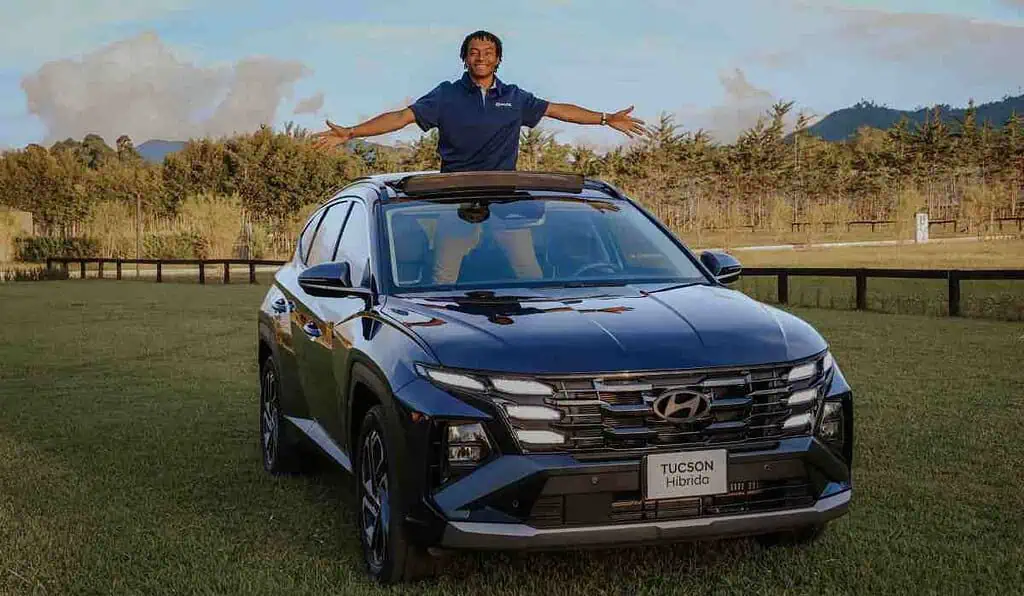Hyundai lanzó nueva alianza con Juan Guillermo Cuadrado: Nuevo vehículo estará exento de pico y placa Colaboración entre Hyundai y Juan Guillermo Cuadrado