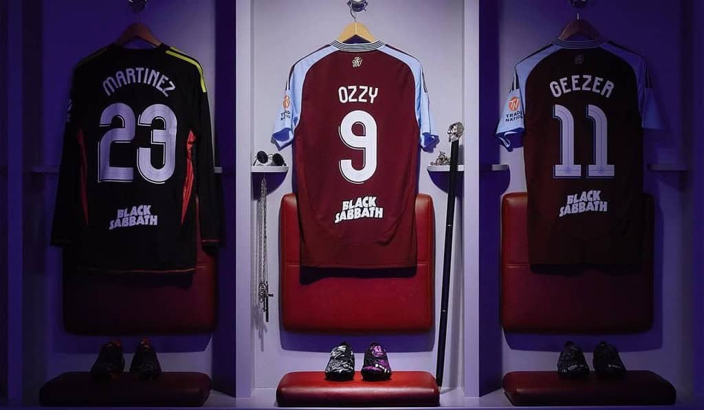 Ozzy Osbourne recibió el dorsal número 9, utilizado en ese momento por Jhon Jader Durán, que usó dicha prenda durante el partido frente al Crystal Palace por la Carabao Cup.