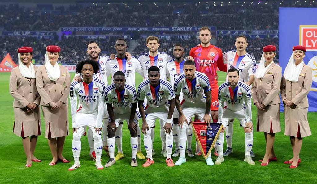 Olympique de Lyon en crisis: Más de 320 millones de euros en pérdidas y una dependencia urgente de traspasos